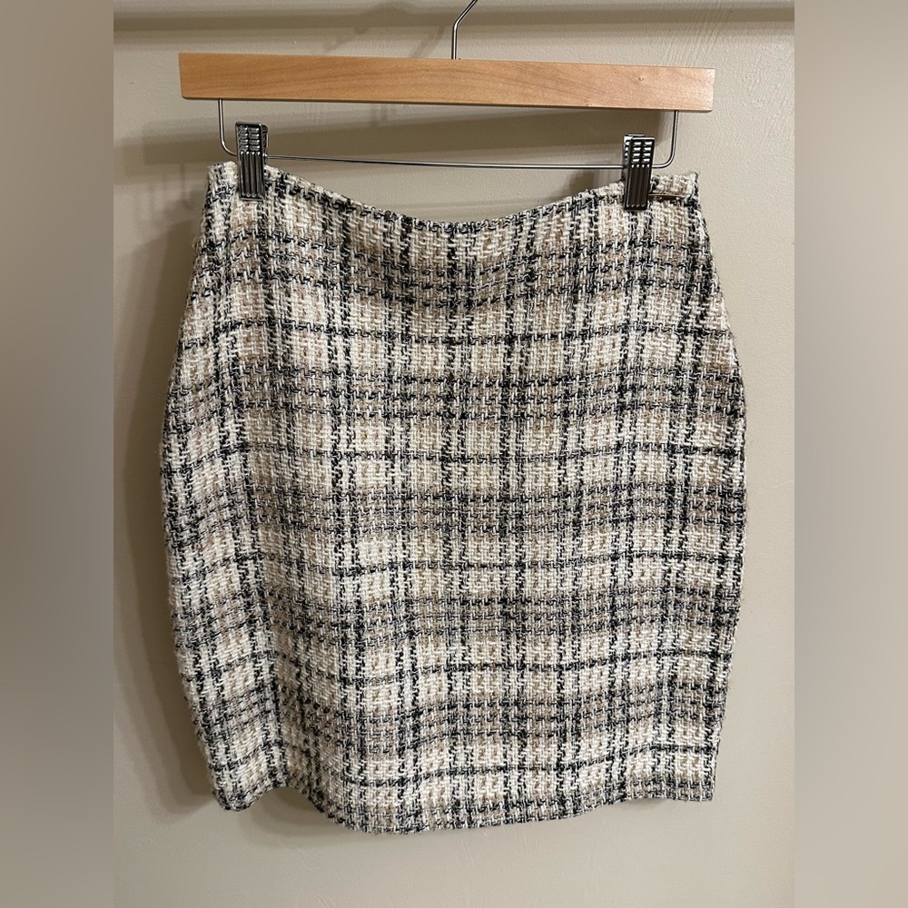 Elegant Tweed Skirt - Black and Cream
